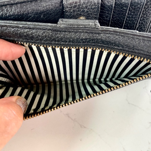 “kate spade” slim black Pebbled Leather bi-fold wallet - Picture 6 of 8